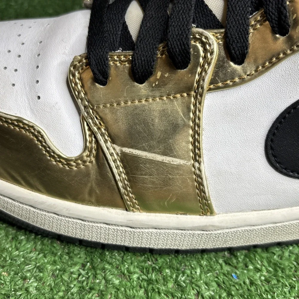 Size 11.5 - Jordan 1 Mid SE Metallic‎ Gold 2020